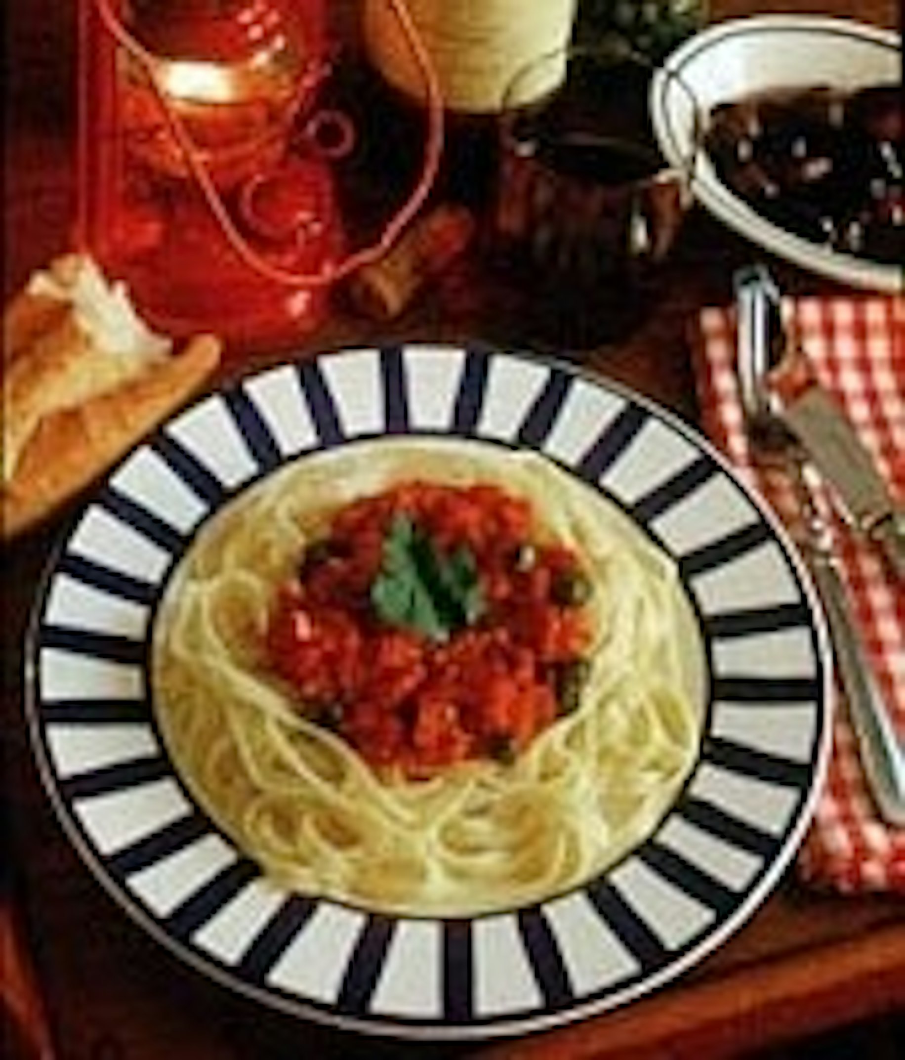 Gott ombord: lättlagat recept på tomat- och sardellsås till pastan.