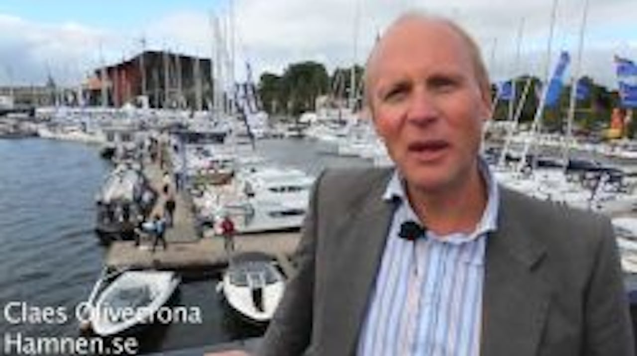 Gustav Morin filmar Claes Olivecrona hamnen.se på Flytande båtmässan i Stockholm