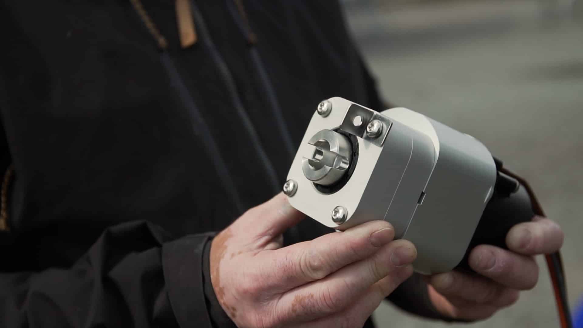 Eldriven rullmast från Seldén.