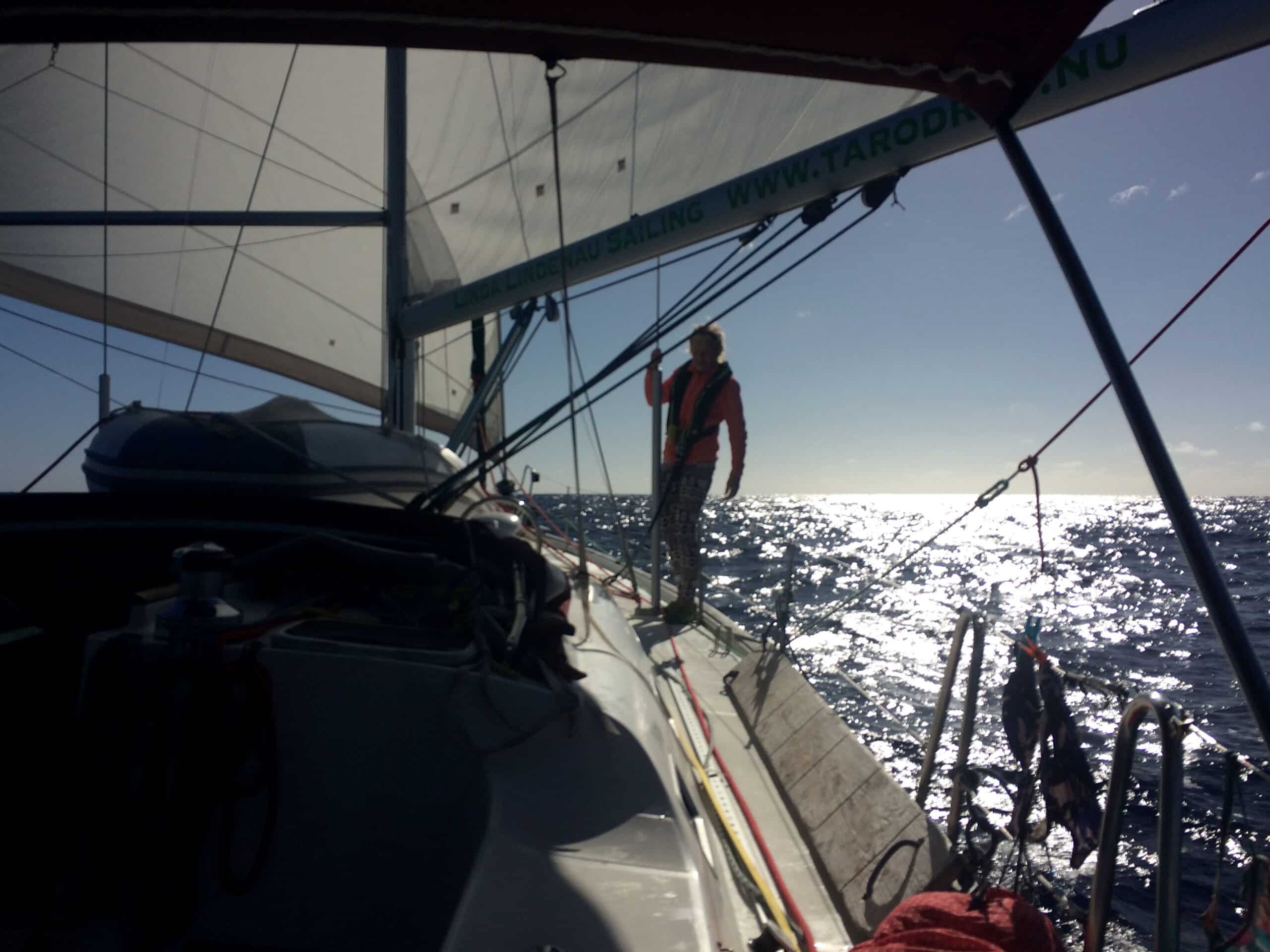 Segling-for-undanvind-over-Atlanten