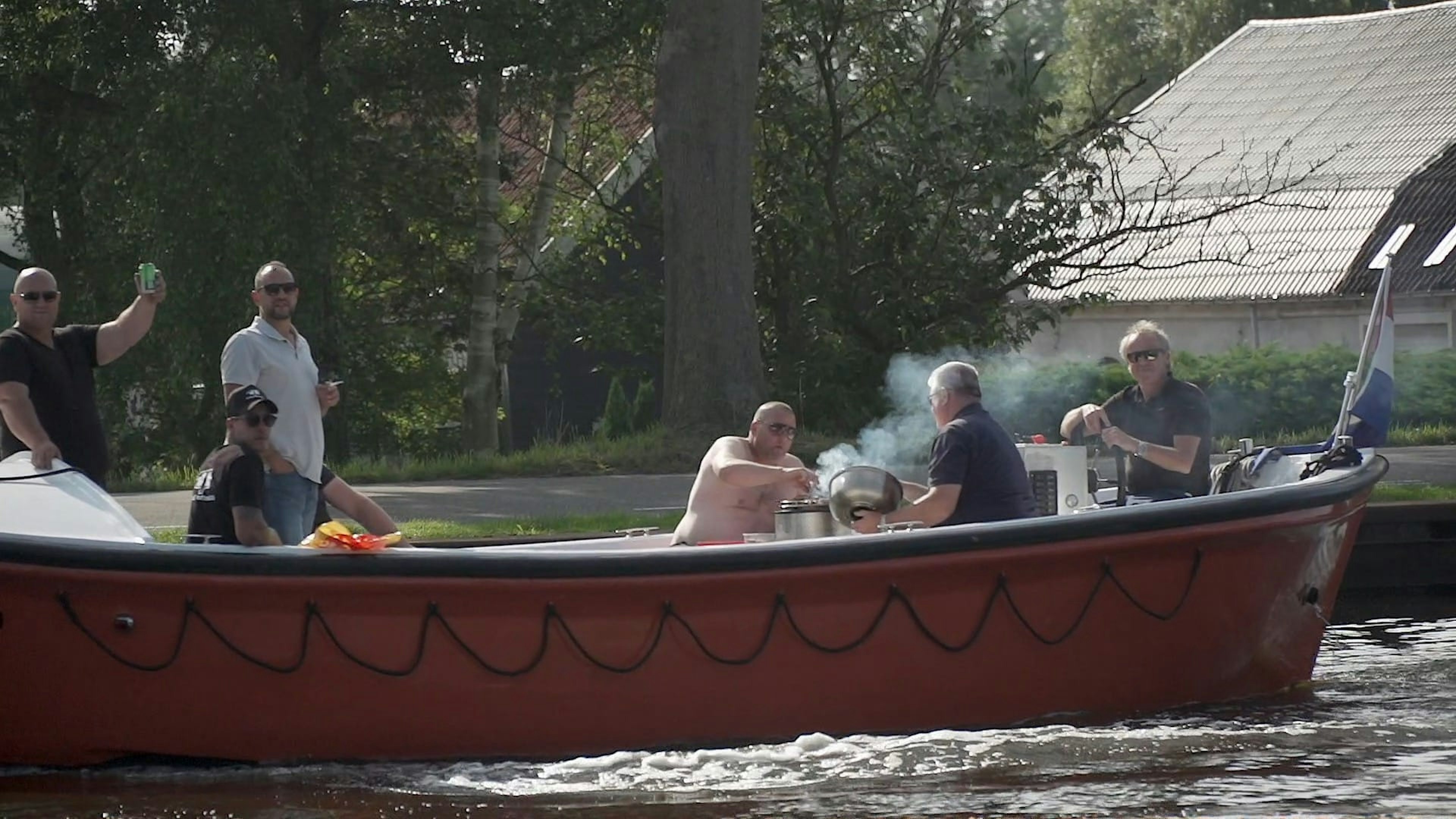 Canal-boating-in-Holland