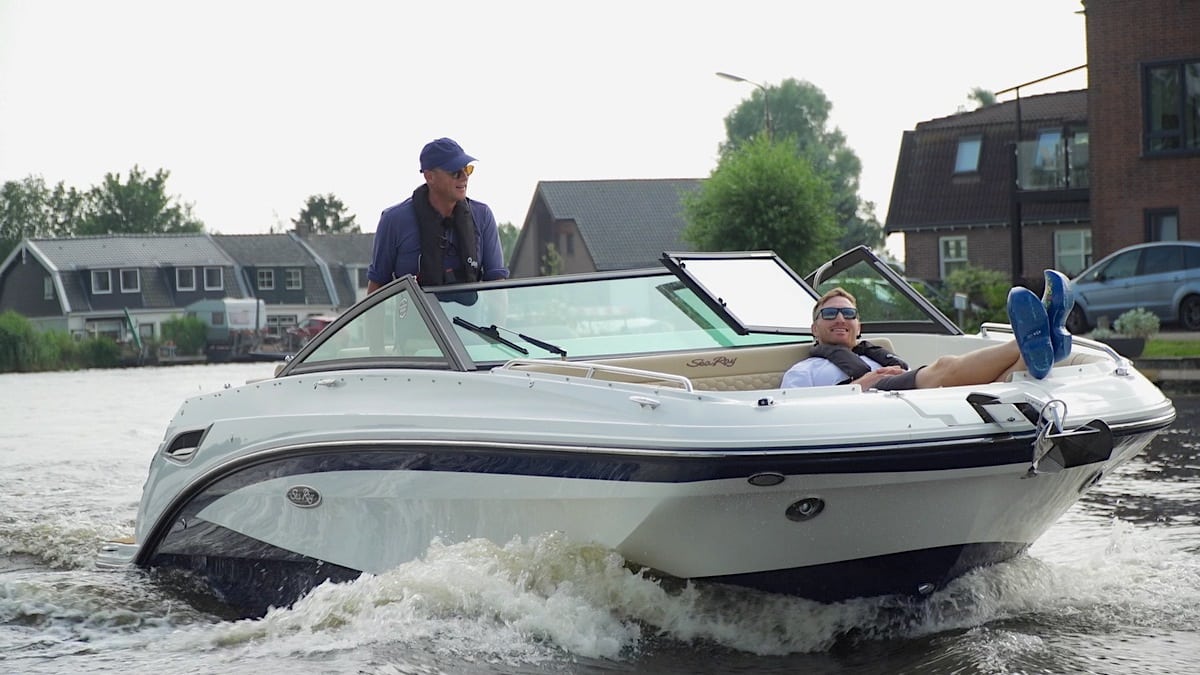 Sea-Ray-SDX-250-inboard-test