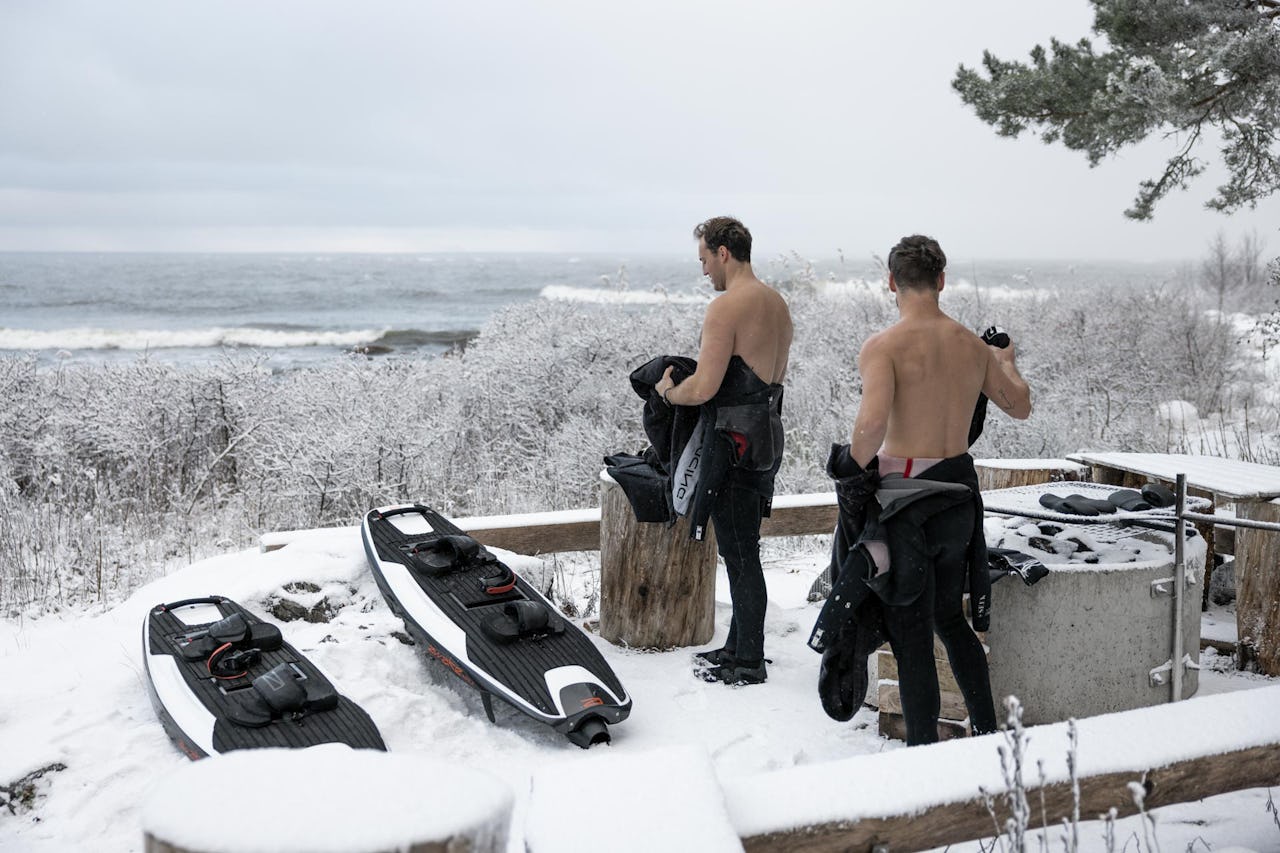 Awake-testar-sin-nya-elbrada-mitt-i-vintern