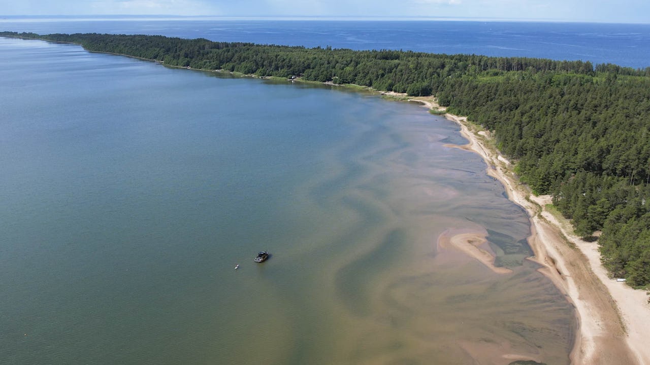 Hindens-rev-med-bat-pa-vanern