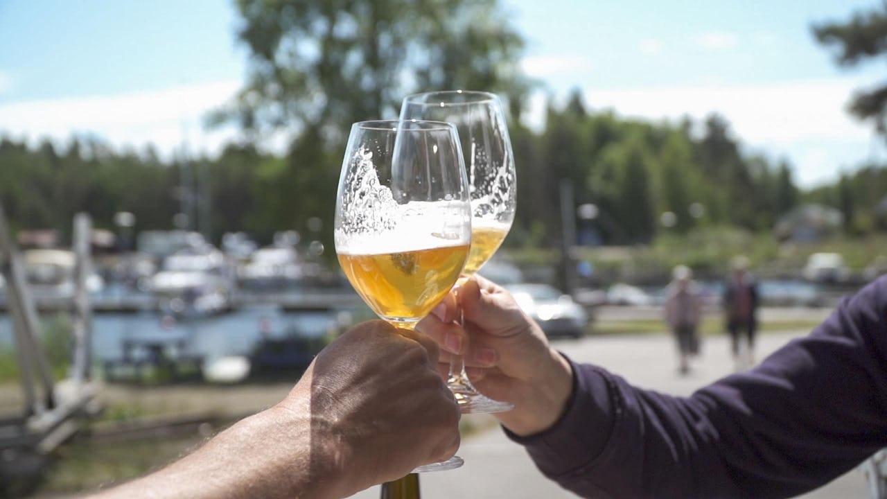 gasthamn-med-restaurang-pa-vanern