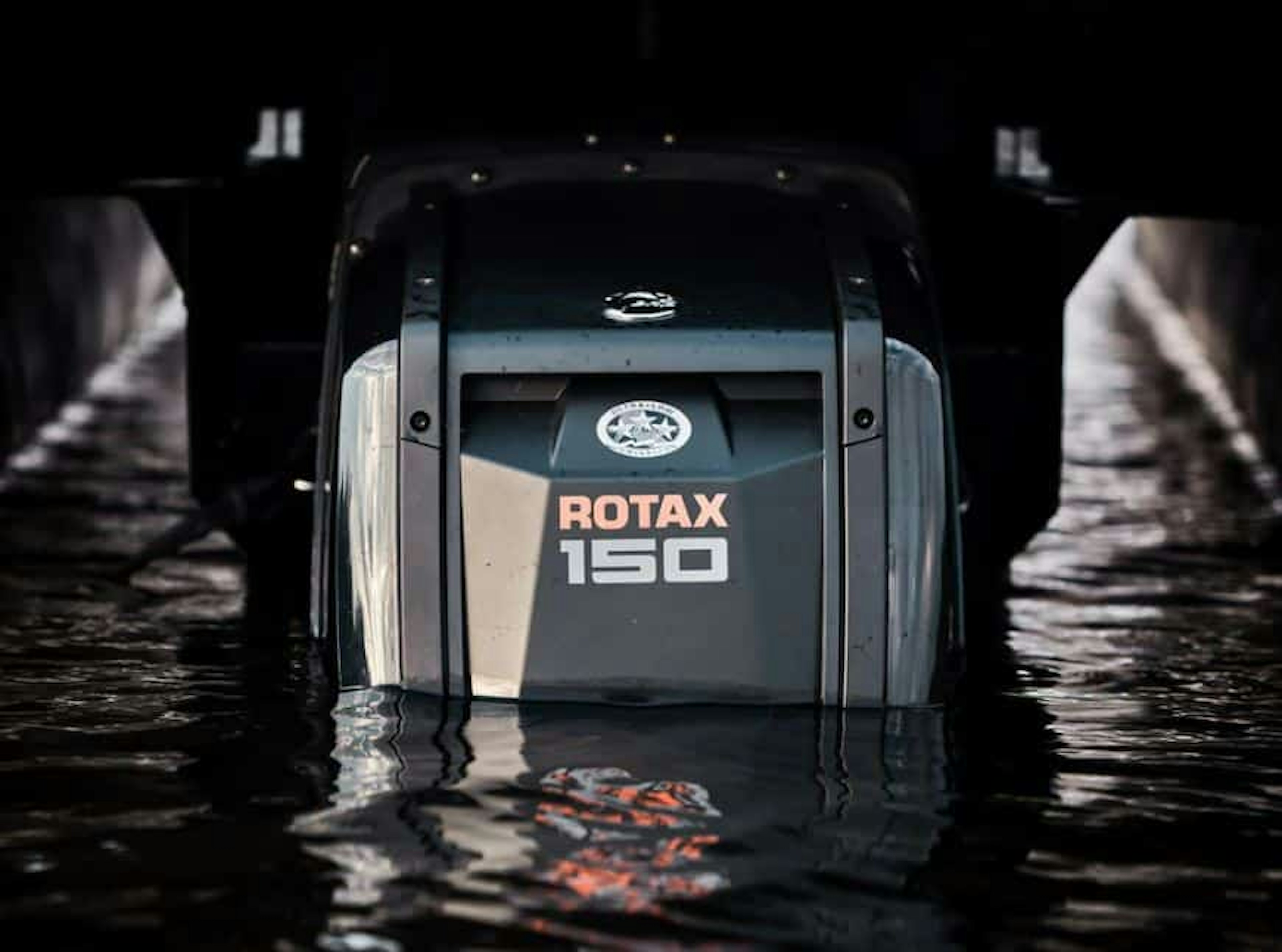 Rotax_outboard_engine