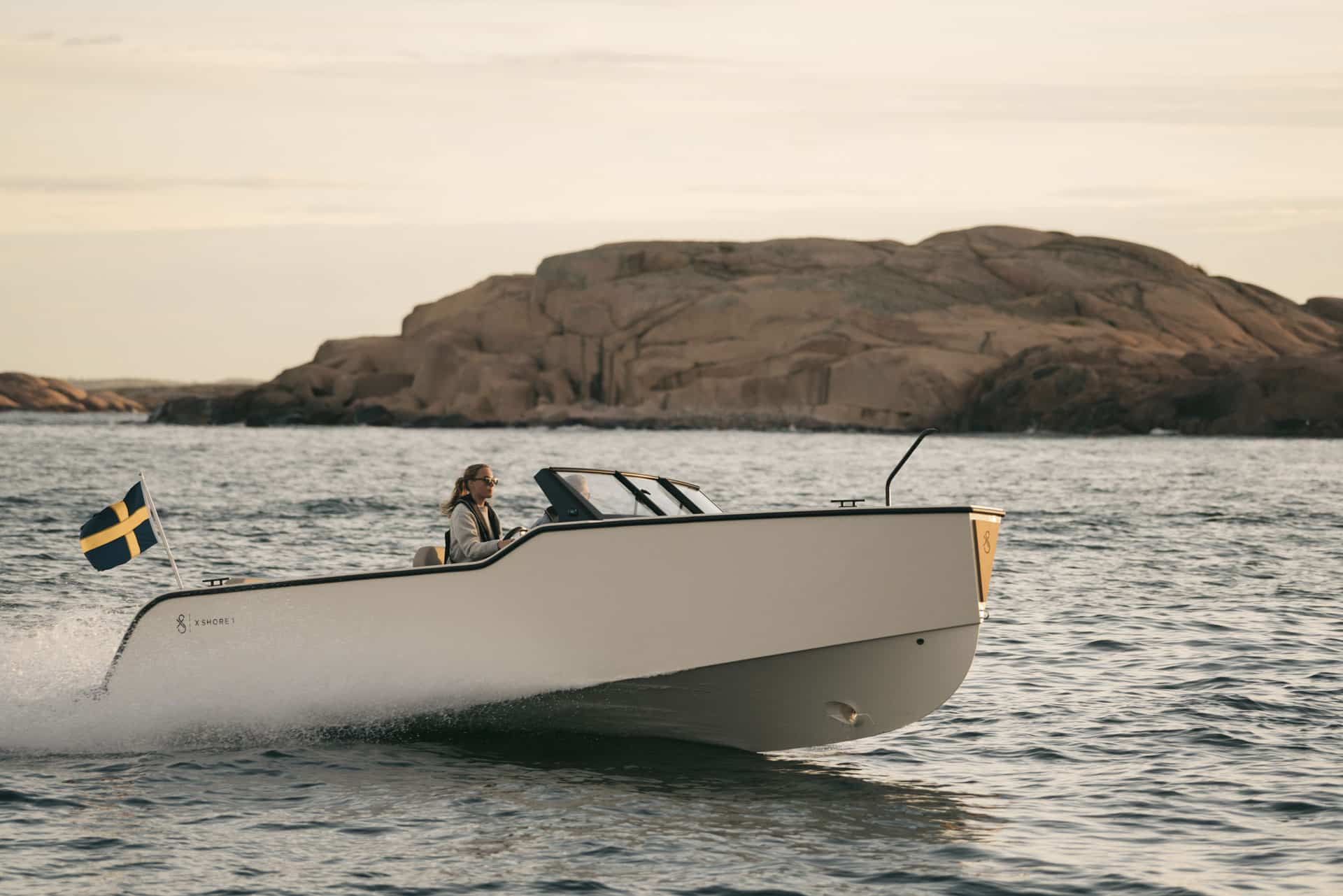 eldrivna-motorbaten-X-Shore-1