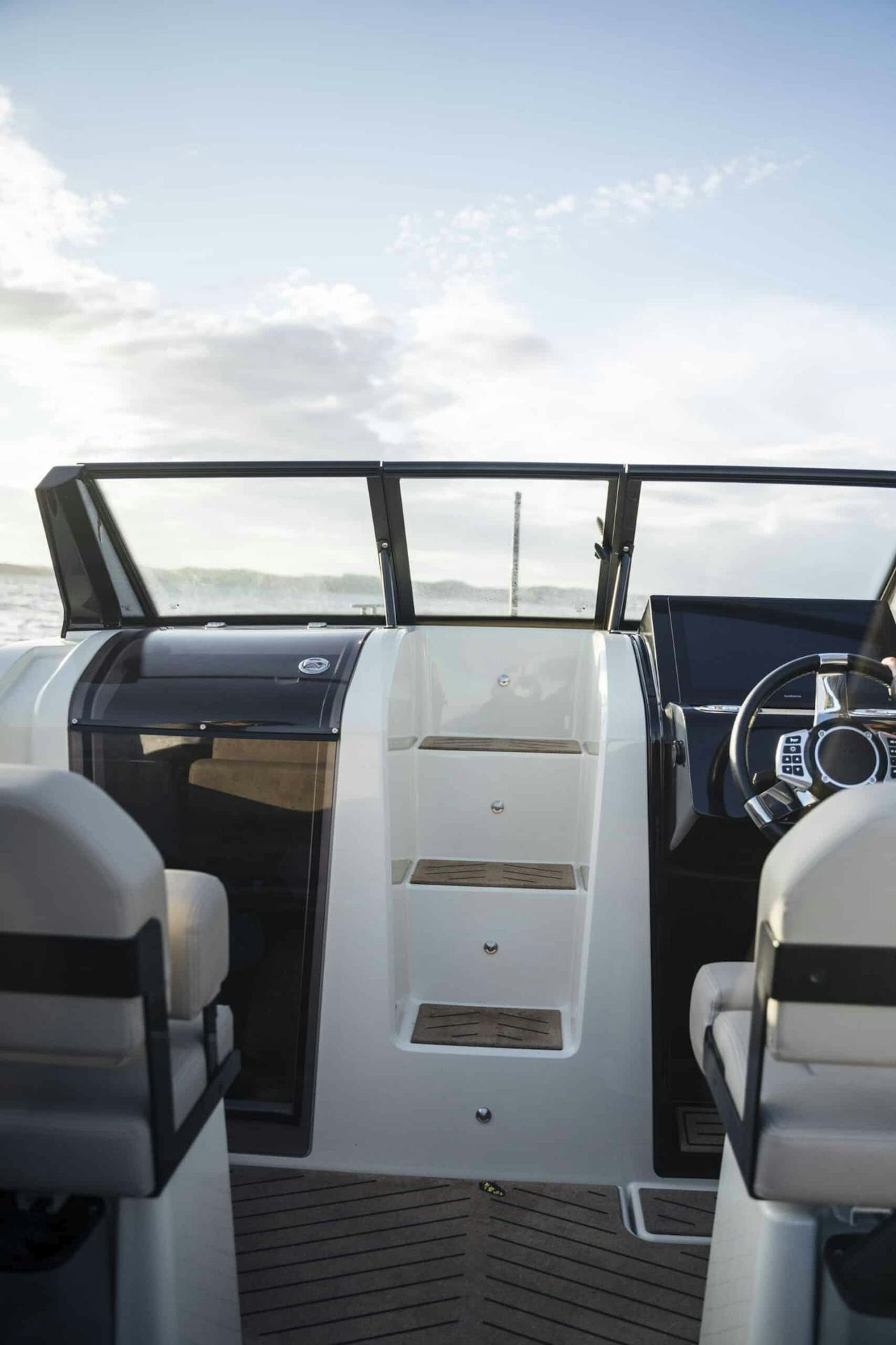 eldrivna-baten-X-Shore