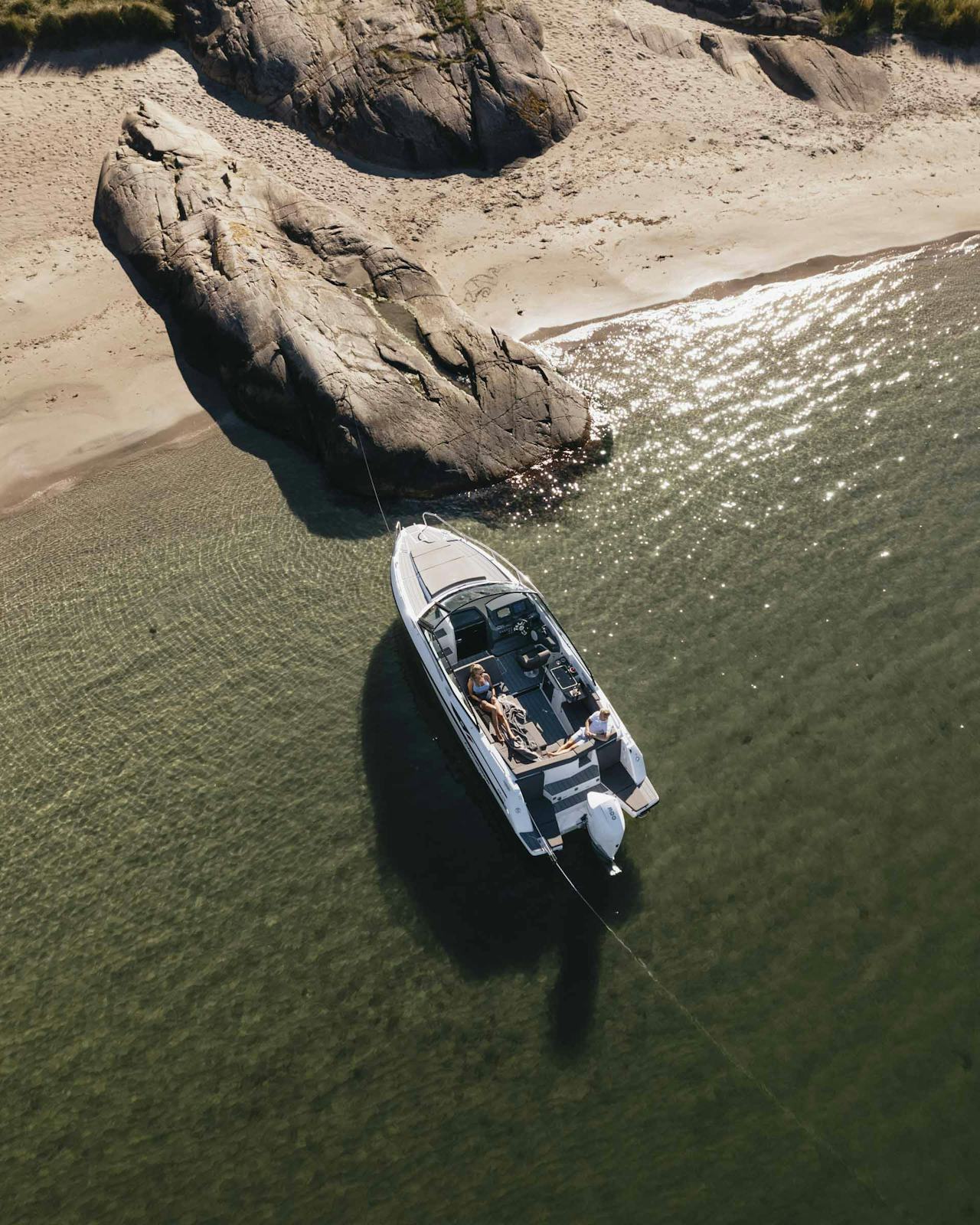 Daycruiser_vid_strand_Nordkapp_Noblesse_830