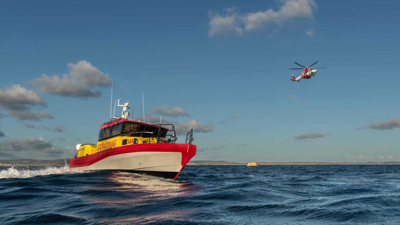 Sjoräddning_bat_helikopter