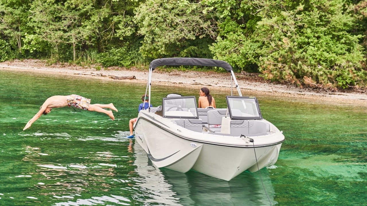 Bayliner_Element_M19_solbad