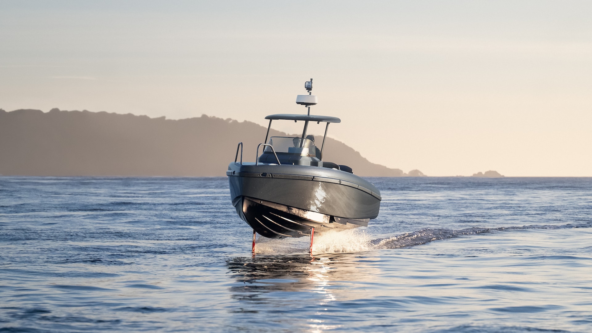 Candela-C8CC-elbat-elektrisk-foils-barplan3