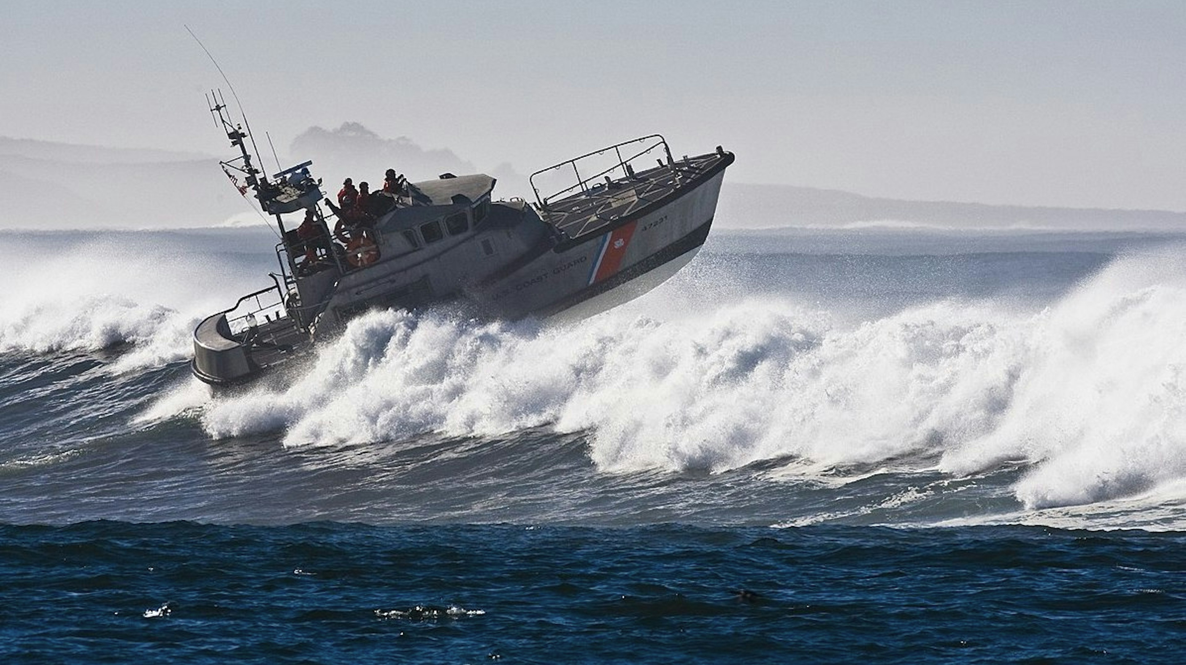 Coast_Guard_Boat_in_Morro_Bay