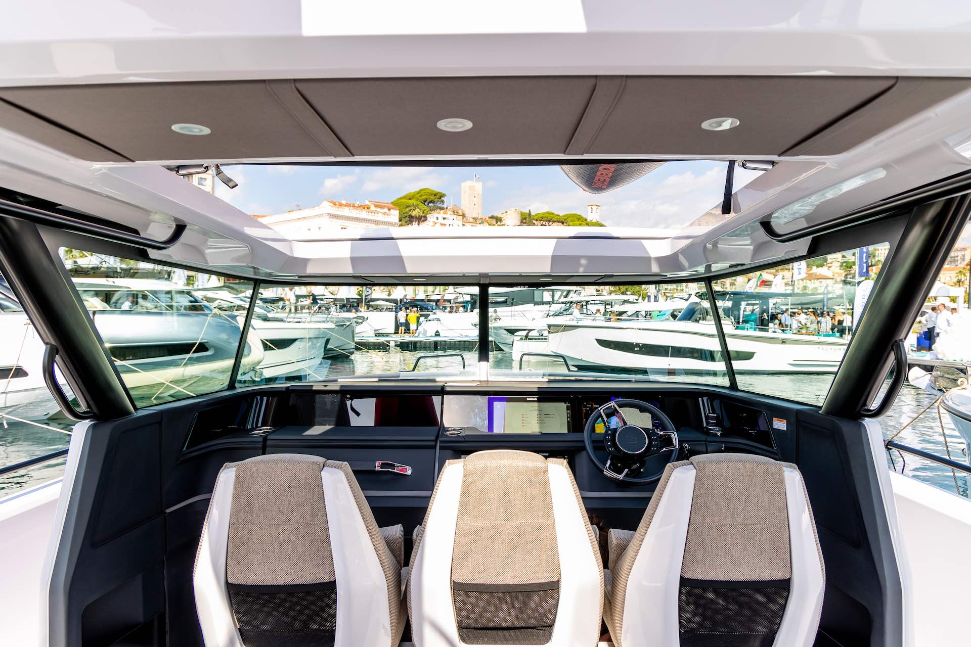 Axopar_45_Cross_Top_forarplats