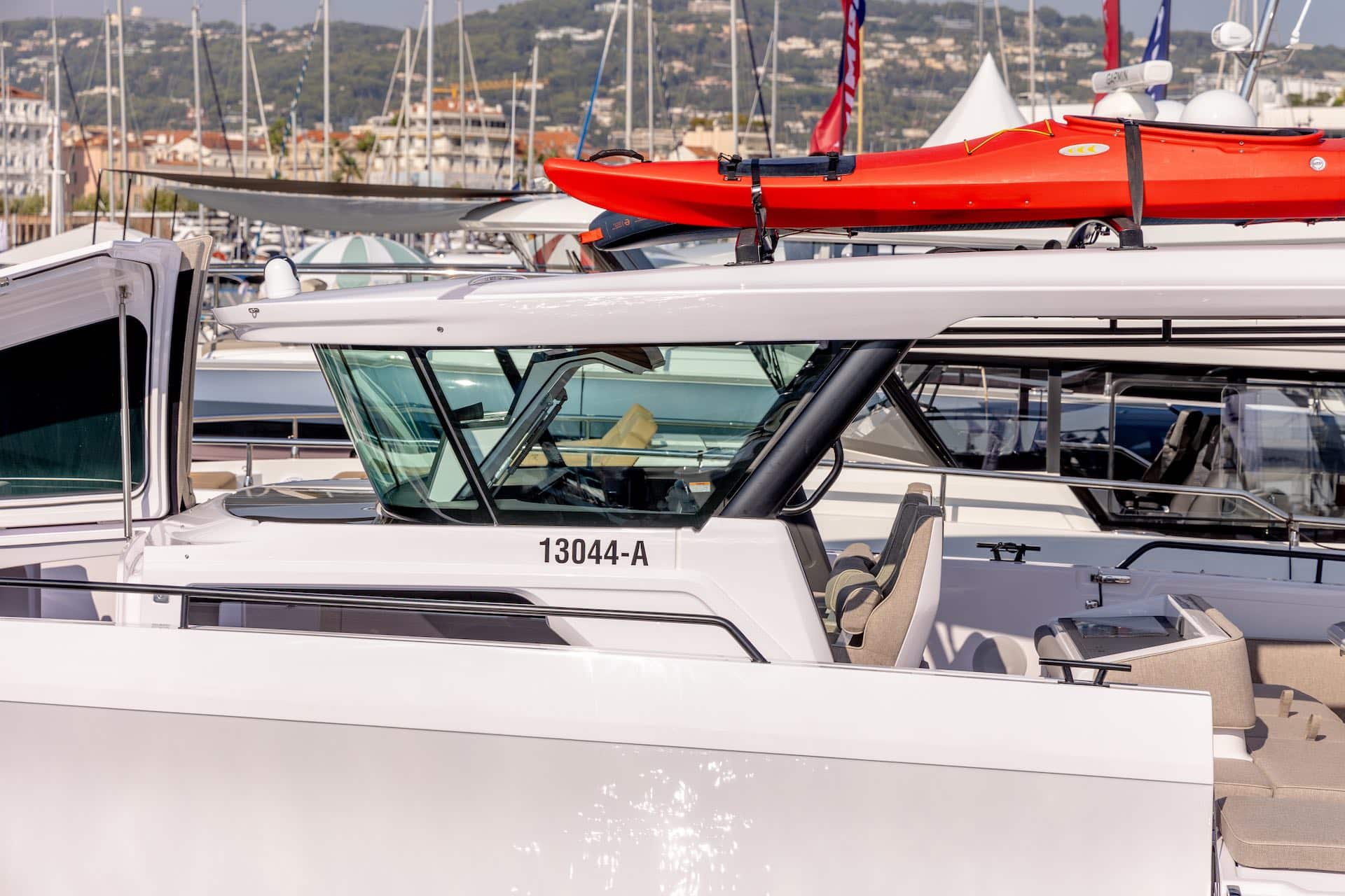 Axopar_45_Cross_Top_hytt