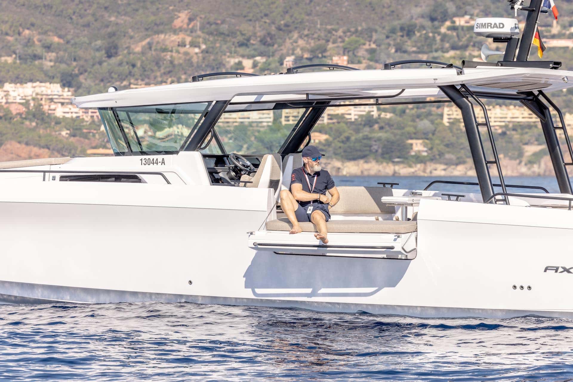 Axopar_45_Cross_Top_skrovsida