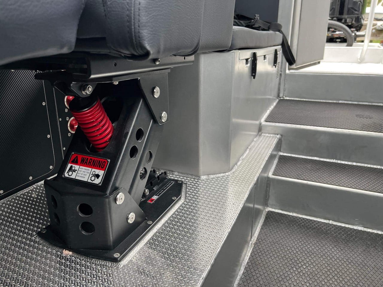 Lynxmar_C26_stol_fjadring