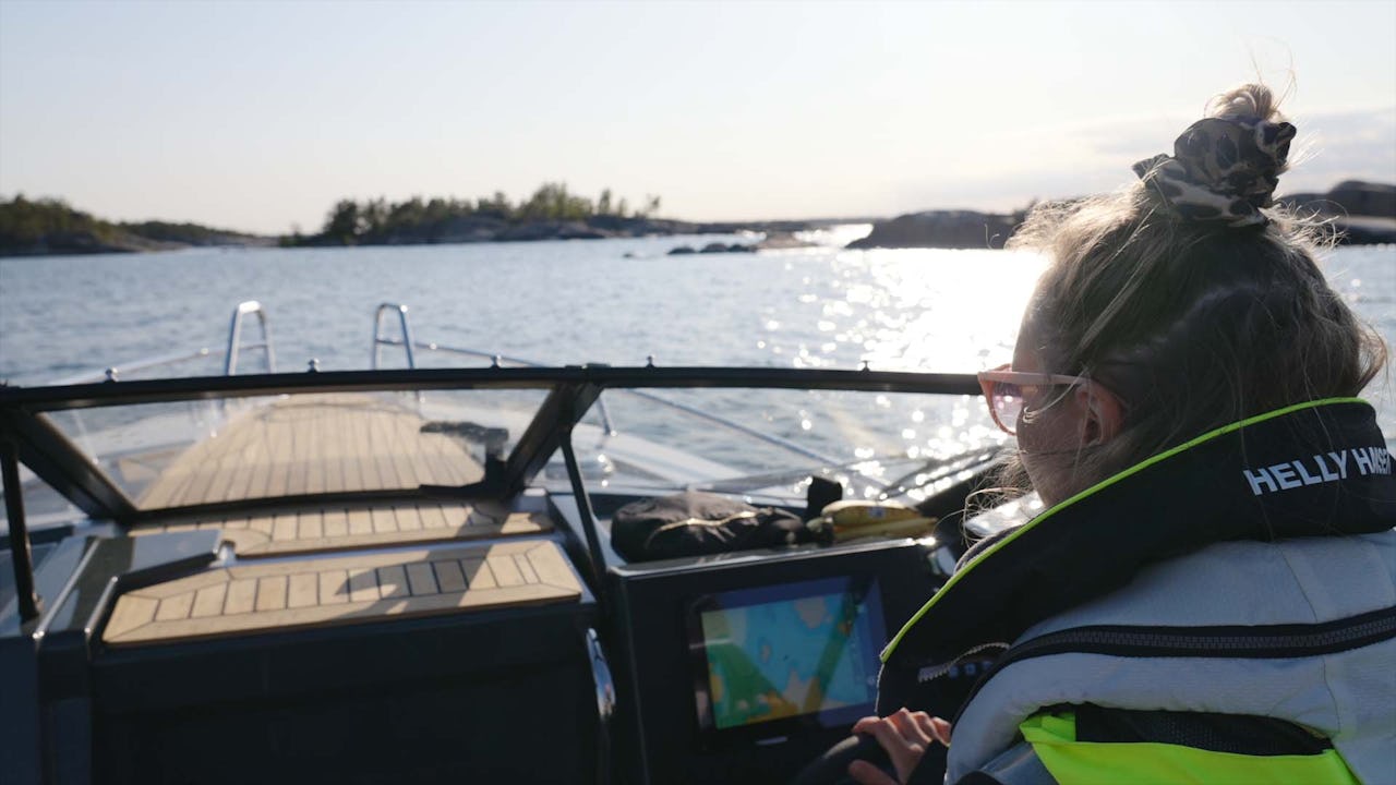 Motorbat-i-Stockholms-skargard