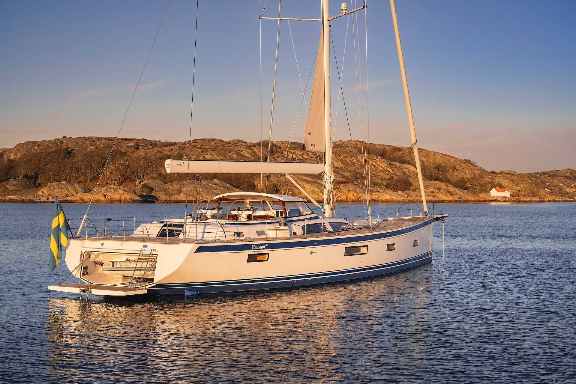 Hallberg-Rassy-69-svaj