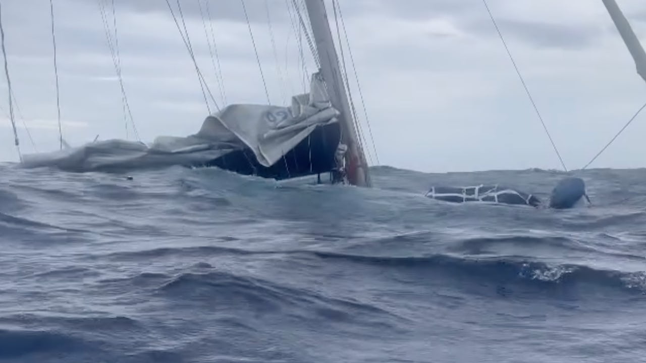 IdaLina slukas av havet. Foto: IdaLina-Sailing/Ingemar Bååth Ravudd