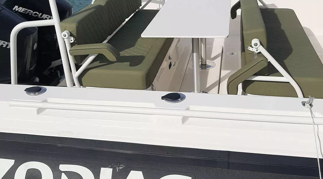 Zodiac X10CC sedd från sidan