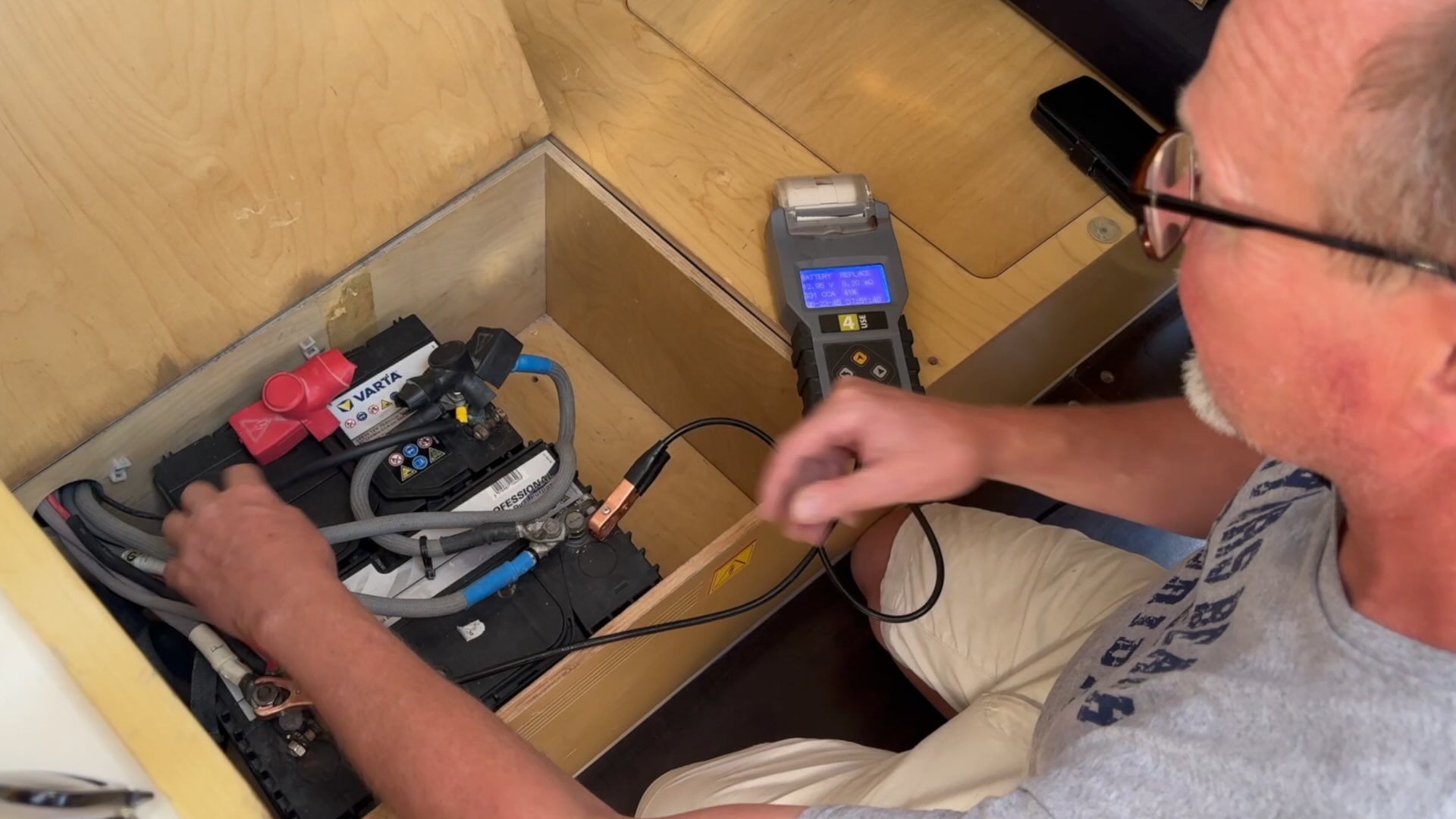 Byta batteri i båten