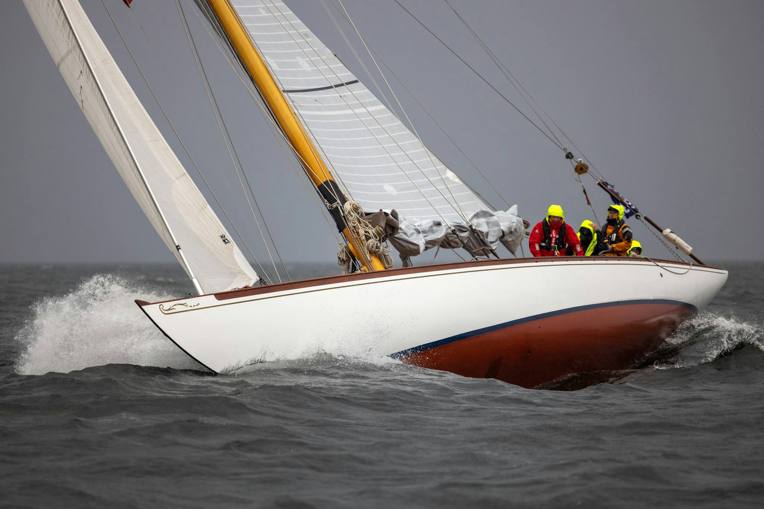 Klassisk segelbåt under Gotland Runt