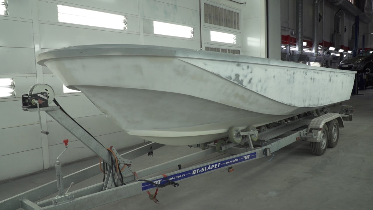 Fynd-eller-fiasko-lackering-slipad-båt