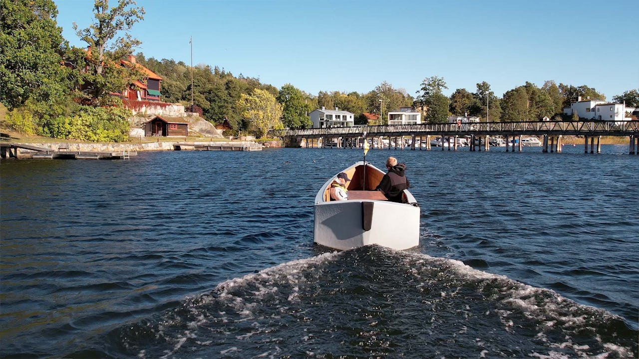 Egarl-elbåt-test-akter