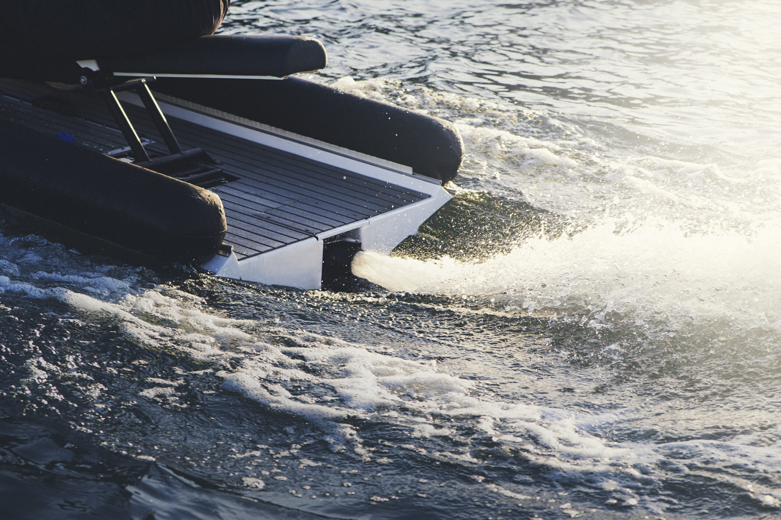 Roxen-vattenskoter-eldriven-ultralätt