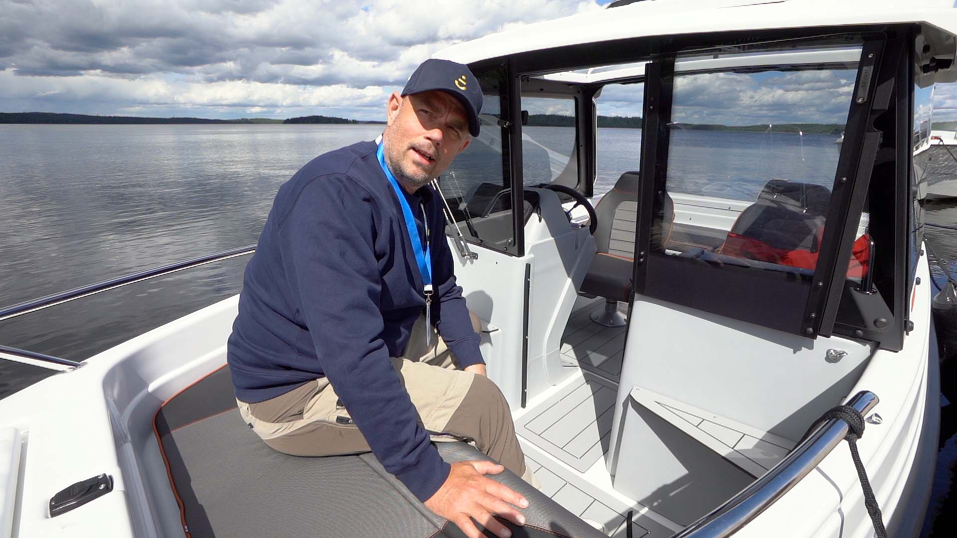 Terhi-480-Cabin-Test–Elias