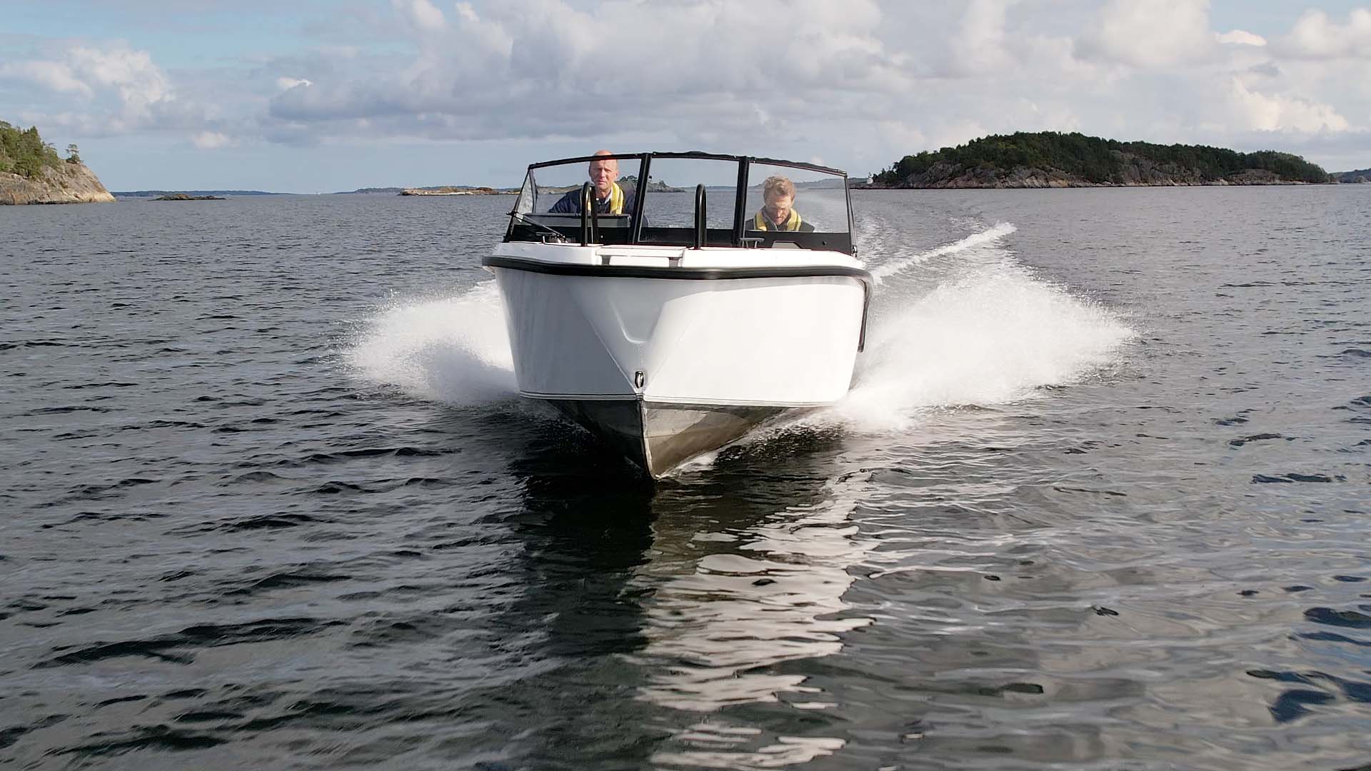 Yamarin-Cross-55-BR-Test-framifrån