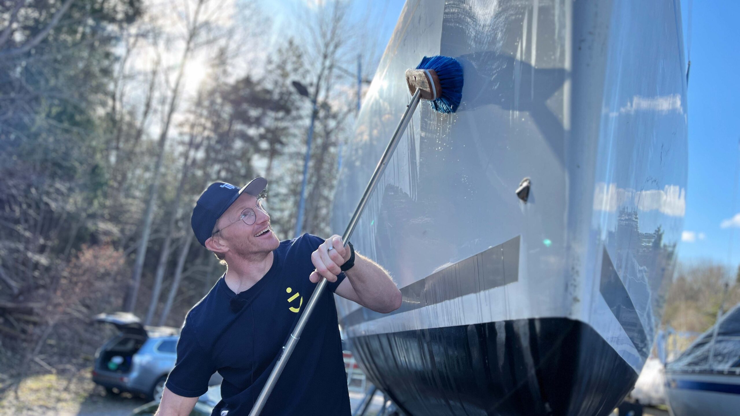 250414 - Tvätt av båt - del 8- Puff