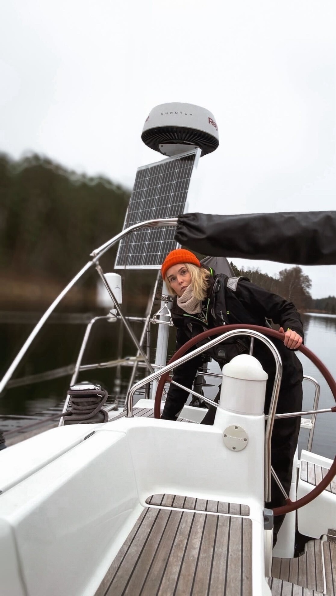 Sun–Odyssey–39i–Isabelle-till-rors