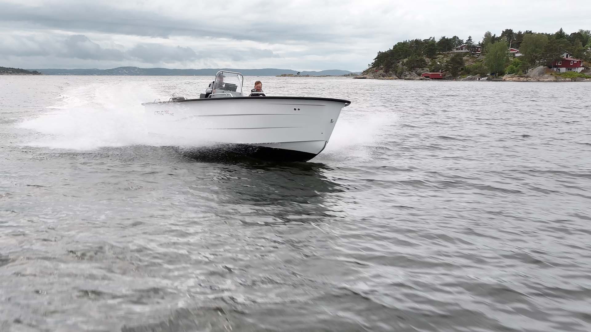 Sting-725-Pro-test-gångbild-fram